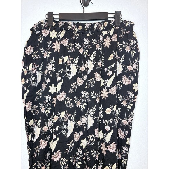 Forever 21+ Black Floral Stretch Harem Pants Size 2X - Picture 3 of 8